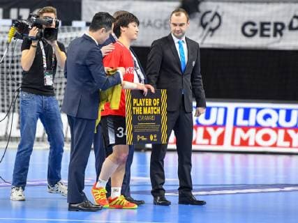 HANDBALL - IHF WC, JPN vs KOR COPENHAGEN,DENMARK,19.JAN.19 - HANDBALL - IHF Men s World Championships, international match Länderspiel Japan vs Korea. Image shows Jeongu Kang (KOR) as player of the match. GEPAxpictures xOliverxLerch