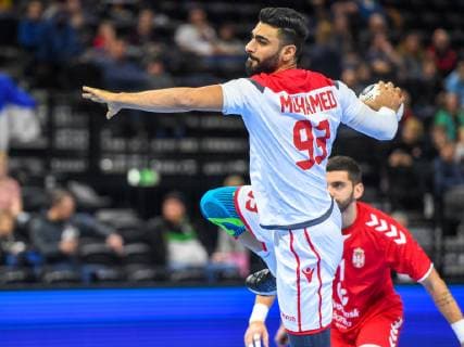 HANDBALL - IHF WC, SRB vs BRN COPENHAGEN,DENMARK,19.JAN.19 - HANDBALL - IHF Men s World Championships, international match Länderspiel Serbia vs Bahrain. Image shows Mohamed Habib (BHR) and Vanja Ilic (SRB). GEPAxpictures xOliverxLerch