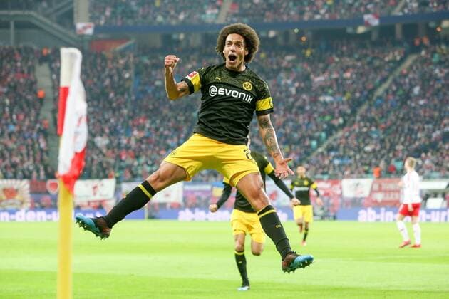 Sport Themen der Woche KW03 Sport Bilder des Tages RB Leipzig - Dortmund Fussball Bundesliga Leipzig, 19.01.2019, Red Bull Arena, Fussball, Herren, 1. Bundesliga, 18. Spieltag , RB Leipzig - Borussia Dortmund , Im Bild: Tor für Dortmund, Axel Witsel (28, Dortmund) bejubelt seinen Treffer zum 0:1 , Gemäß den Vorgaben der DFL (Deutsche Fußball Liga) ist es untersagt, in dem Stadion und oder vom Spiel angefertigte Fotoaufnahmen in Form von Sequenzbildern und oder videoähnlichen Fotostrecken zu verwerten bzw. verwerten zu lassen. , DFL regulations prohibit any use of photographs as image sequences and or quasi-video. , *** RB Leipzig Dortmund Fussball Bundesliga Leipzig 19 01 2019 Red Bull Arena Football Men 1 Bundesliga 18 Spieltag RB Leipzig Borussia Dortmund In the picture Goal for Dortmund Axel Witsel 28 Dortmund cheers for his goal to 0 1 According to the specifications of the DFL Deutsche Fußball Liga it is forbidden in the stadium and or from the game taken photographs in the form of sequence pictures and or video-like photo galleries to use or have used DFL regulations prohibit any use of photographs as image sequences and or quasi video