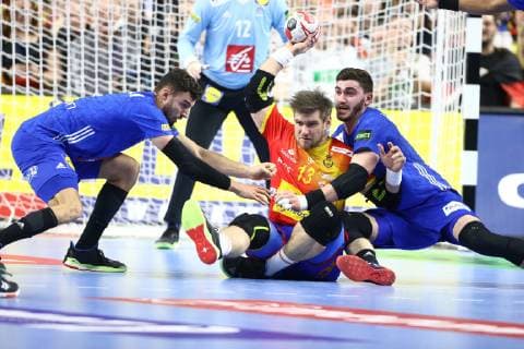 Julen Akizu Aguinagalde Spain in duel with Ludovic Fabregas France France vs Spain IHF Men Handball World Championship 19 01 2019 Photographer Neis Eibner France vs Spain IHF Men Handball World Championship 19 01 2019 Cologne Copyright: xEIBNER AlexanderxNeisx EP_ANS