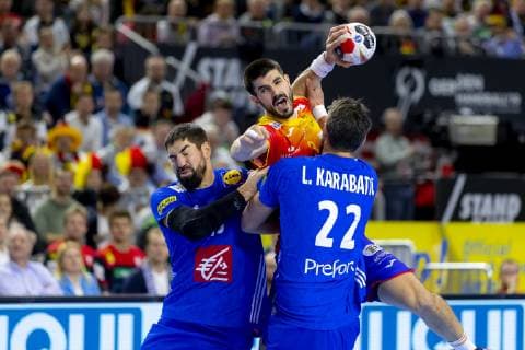 Eduardo Gurbindo Martinez No 3 Spain vs. Nikola Karabatic No 13 France and Luka Karabatic No 22 France vs Spain Main Round Handball IHF Handball World Championship 19 01 19 Cologne North Rhine-Westphalia Germany Lanxess Arena Copyright: xAgentur54Gradx xFelixxKoenigx