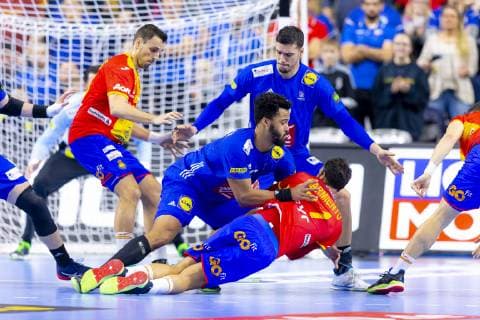Daniel Sarmiento Melian No 11 Spain vs Timothey N Guessan No 17 France France vs Spain Main Round Handball IHF Handball World Championship 19 01 19 Cologne North Rhine-Westphalia Germany Lanxess Arena Copyright: xAgentur54Gradx xFelixxKoenigx