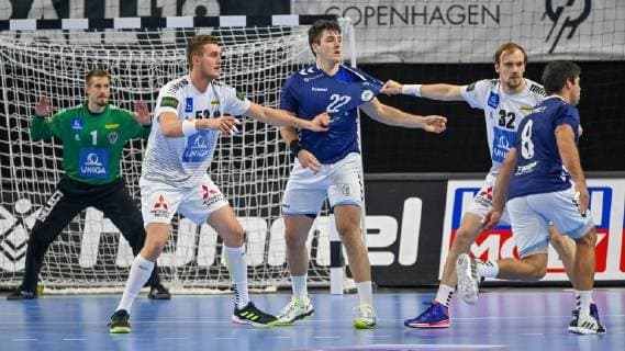 HANDBALL - IHF WC, AUT vs ARG COPENHAGEN,DENMARK,19.JAN.19 - HANDBALL - IHF Men s World Championships, international match Länderspiel Austria vs Argentina. Image shows Thomas Bauer, Nikola Bilyk (AUT), Gaston Alberto Mourino (ARG), Gerald Zeiner (AUT) and Pablo Ariel Simonet (ARG). GEPAxpictures xOliverxLerch