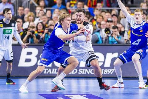 Cologne Germany 19 January 2019 World Cup 2019 Men Main Round Germany vs Iceland v left in duel Gisli Thorgeir Kristjansson Iceland and Jannik Kohlbacher Germany Rhine Neckar Loewen Cologne Lanxess Arena North Rhine-Westphalia Germany