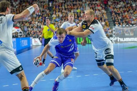 GER IHF WM 2019 Germany GER vs Iceland ISL 19 01 2019 Lanxess Arena Cologne GER IHF WM 2019 Germany GER vs Iceland ISL picture shows Paul Drux GER 95 in duel against Olafur GuÃ°mundsson ISL 13 nordphotox xMeuter nph00351