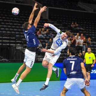 HANDBALL - IHF WC, AUT vs ARG COPENHAGEN,DENMARK,19.JAN.19 - HANDBALL - IHF Men s World Championships, international match Länderspiel Austria vs Argentina. Image shows Manuel Crivelli (ARG), Daniel Dicker (AUT) and Janko Bozovic (AUT). GEPAxpictures xOliverxLerch
