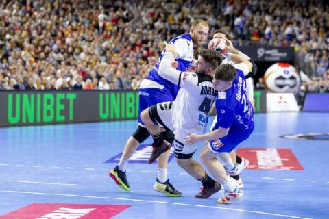 Jannik Kohlbacher No 48 Germany vs. Elvar Oro Jonsson No 25 Iceland and Anar Freyr Arnarsson No 21 Iceland Germany vs Iceland Main Round Handball IHF Handball World Championship 19 01 19 Cologne North Rhine-Westphalia Germany Lanxess Arena Copyright: xAgentur54Gradx xFelixxKoenigx