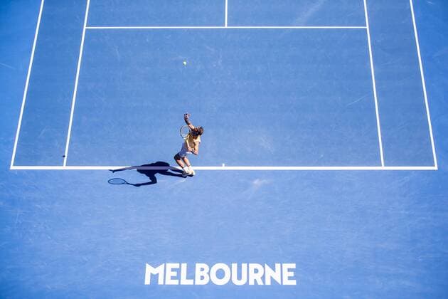 Sport Themen der Woche KW03 Sport Bilder des Tages MELBOURNE, AUSTRALIA - JANUARY 20 : Rafael Nadal of ÊSpain serves the ball during day 7 of the Australian Open on January 20 2019, at Melbourne Park in Melbourne, Australia.(Photo by Jason Heidrich Icon Sportswire) TENNIS: JAN 20 Australian Open Icon1901202047 EDITORIAL USE ONLY
