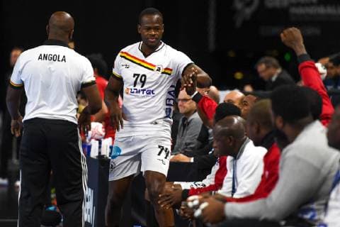 HANDBALL - IHF WC, JPN vs ANG COPENHAGEN,DENMARK,20.JAN.19 - HANDBALL - IHF Men s World Championships, international match Länderspiel Japan vs Angola. Image shows head coach Filipe De Caravalho Cruz and the rejoicing of Advaldo Ferreira (ANG). GEPAxpictures xOliverxLerch