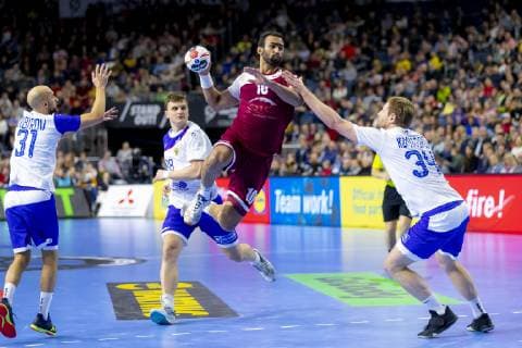 Frankis Marzo No 10 Qatar vs. Vitaly Komogorov No 34 Russia Russia vs. Qatar Presidents Cup Final Handball IHF Handball World Championship 20 01 19 Cologne North Rhine-Westphalia Germany Lanxess Arena Copyright: xAgentur54Gradx xFelixxKoenigx