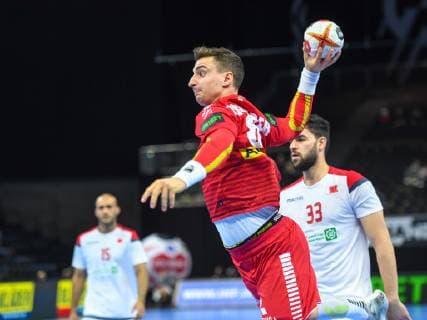 HANDBALL - IHF WC, AUT vs BRN COPENHAGEN,DENMARK,20.JAN.19 - HANDBALL - IHF Men s World Championships, international match Länderspiel Austria vs Bahrain. Image shows Mohamed Abdulredha (BHR), Lukas Herburger (AUT) and Hasan Madan (BHR). GEPAxpictures xOliverxLerch