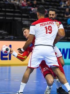 HANDBALL - IHF WC, AUT vs BRN COPENHAGEN,DENMARK,20.JAN.19 - HANDBALL - IHF Men s World Championships, international match Länderspiel Austria vs Bahrain. Image shows Lukas Herburger (AUT), Mohamed Merza and Jasim Alsalatna (BHR) GEPAxpictures xOliverxLerch