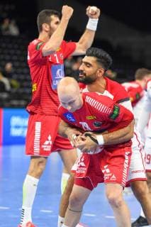 HANDBALL - IHF WC, AUT vs BRN COPENHAGEN,DENMARK,20.JAN.19 - HANDBALL - IHF Men s World Championships, international match Länderspiel Austria vs Bahrain. Image shows the rejoicing of Janko Bozovic (AUT), Mohamed Merza (BHR) and Robert Weber (AUT) GEPAxpictures xOliverxLerch