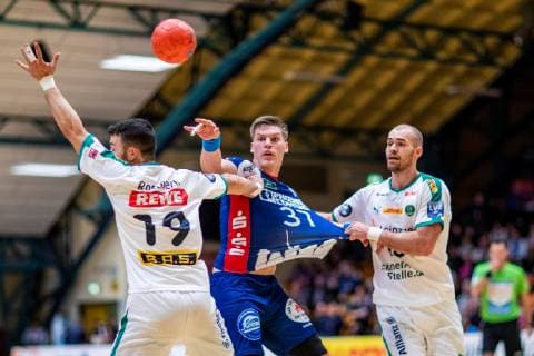 vlr Bastian Roscheck 19 SC DHFK Leipzig Donat Bartok 37 TBV Lemgo Lippe Maximilian Janke 13 SC DHFK Leipzig during the 20 Peugeot Cup in the encounter between SC DHFK Leipzig and TBV Lemgo Lippe in the Anhalt Arena on 20 January 2019 in Bauhausstadt Dessau Sachsen Anhalt Saxony Anhalt Deutschland Germany HB TU 20 Peugeot Cup 2019 Dessau Copyright: xEIBNER HartmutxBoesenerx EP_HBR