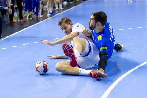 Bjarki Mar Elisson No 8 Iceland vs Nikola Karabatic No 13 France Iceland vs France Main Round Handball IHF Handball World Championship 20 01 19 Cologne North Rhine-Westphalia Germany Lanxess Arena Copyright: xAgentur54Gradx xFelixxKoenigx