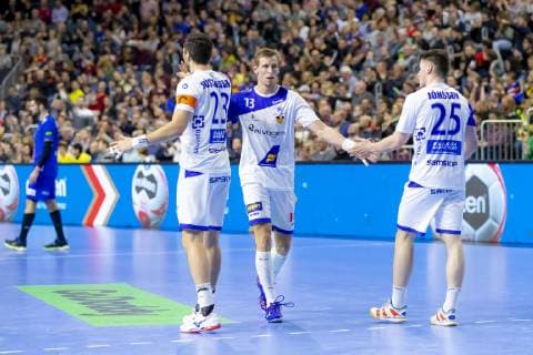 Olafur Gustafsson No 23 Iceland Olafur Andres Gudmundsson No 13 Iceland and Elvar Oro Jonsson No 25 Iceland cheer Iceland vs. France Main Round Handball IHF Handball World Championship 20 01 19 Cologne North Rhine-Westphalia Germany Lanxess Arena Copyright: xAgentur54Gradx xFelixxKoenigx