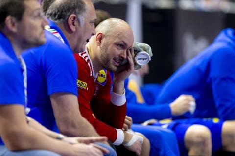 Vincent Gerard No. 12 France has to be replaced after a face hit Iceland vs. France Main round Handball IHF Handball World Championship 20 01 19 Cologne North Rhine-Westphalia Germany Lanxess Arena Copyright: xAgentur54Gradx xFelixxKoenigx