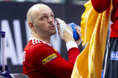 Vincent Gerard No. 12 France has to be replaced after a face hit Iceland vs. France Main round Handball IHF Handball World Championship 20 01 19 Cologne North Rhine-Westphalia Germany Lanxess Arena Copyright: xAgentur54Gradx xFelixxKoenigx
