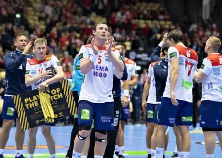 The players of Norway celebrate the victory after the men s IHF Handball World Championship Main Round Group 2 match between Sweden and Norway in Herning Denmark Monday Jan 21 2019 Herning Jylland Denmark,  Copyright: HenningxBagger HenningxBaggerx COP103 spdk20190121-193935-L