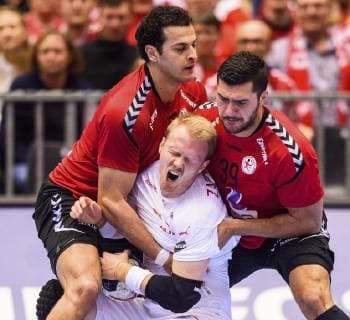 190121 Anders Zachariassen of Denmark in action with Mohamed Shebib and Yehia Elderaa of Egypt during the IHF World Handball Championship match between Egypt and Denmark on January 21 2019 in Herning Photo Petter Arvidson BILDBYR u0081N kod PA 92210,  Copyright: PETTERxARVIDSON BB190121PA136