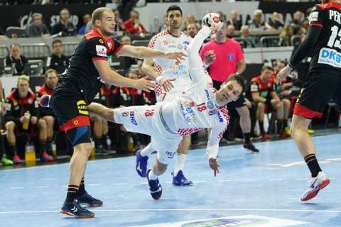 GER IHF WM 2019 Croatia CRO vs Germany GER 21 01 2019 Lanxess Arena Cologne GER IHF WM 2019 Croatia CRO vs Germany GER picture shows Igor ‡ CRO 18 in duel against Paul Drux GER 95 nordphotox xMeuter nph00351