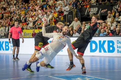 Cologne Germany 21 01 2019 IHF Handball WM 2019 Main round Croatia Germany Zeljko Musa CROATIA in action Patrick Wiencek GER Fabian Wiede GER DeFodi520