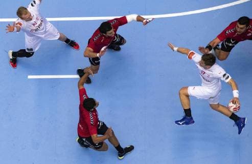January 21, 2019 - Herning, Denmark - Lasse Swann (17), Denmark attempting a shot during the group C handball match between Egypt and Denmark in Jyske Bank Boxen in Herning during the 2019 IHF Handball World Championship WM Weltmeisterschaft in Germany Denmark. Handball 2019: Egypt-Denmark - ZUMAm173 20190121_zsp_m173_008 Copyright: xLarsxMoellerx