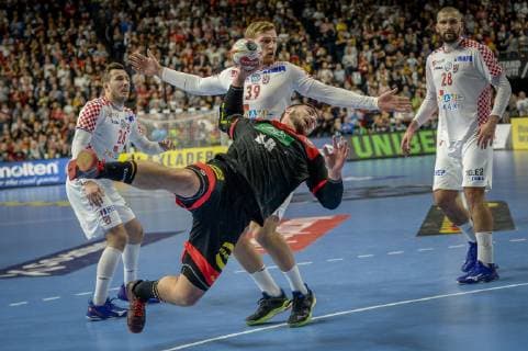 Koeln Germany 21 01 2019 IHF Handball WM 2019 Main round Croatia Germany Jannik Kohlbacher GER in action David Mandic CROATIA in the total DeFodi520