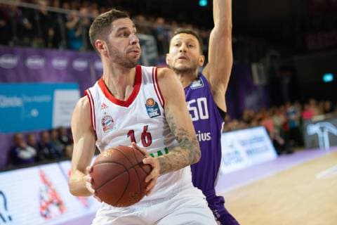 BG Göttingen FC Bayern Munich 22 01 2019 Basketball Bundesliga easyCredit BBL Season 2018 2019 17 Matchday BG Göttingen FC Bayern Munich Munich Stefan Jovic l plays against Göttingens Joanic Grüttner Bacoul Göttingen Lower Saxony Germany
