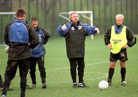 Leipzig 29 03 1999 Football Regionalliga Nordost VfB Leipzig 1 working day for VfB coach Dragoslav Stepanovic Stepanovic 2 v re today at 10 a.m. for the first time led a training for Uli Thomale, who was fired last night In the photo v l n r Marco Dittgen Torsten Jülich Dragoslav Stepanovic Eric Eiselt