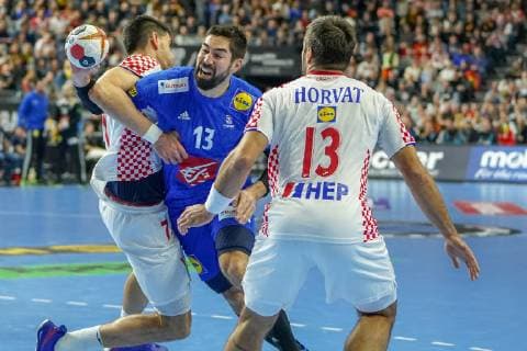 GER IHF WM 2019 France FRA vs Croatia CRO 23 01 2019 Lanxess Arena Cologne GER IHF WM 2019 France FRA vs Croatia CRO in picture picture shows Nikola KarabatiÄ‡ FRA 13 in duel against Zlatko Horvat CRO 13 nordphotox xMeuter nph00351