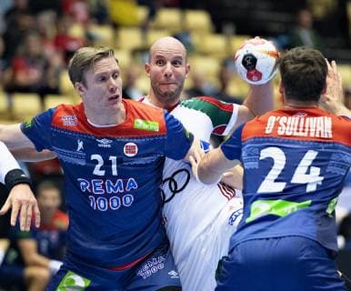 Zsolt Balogh of Hungary against Magnus Gullerud of Norway during the men s IHF Handball World Championship Main Round Group 2 match between Norway and Hungary in Herning Denmark Wednesday Jan 23 2019 Herning Jylland Denmark,  Copyright: HenningxBagger HenningxBaggerx COP104 spdk20190123-184127-L
