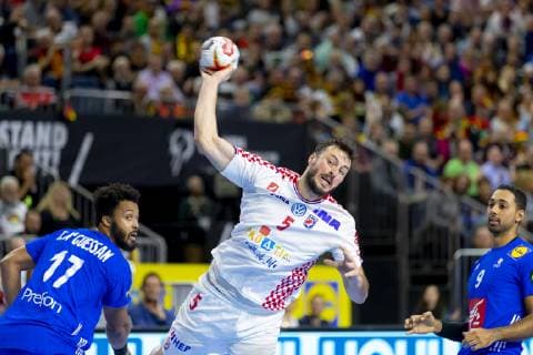 Domagoj Duvnjak Nr 5 Croatia gegne Timothey N Guessan Nr 17 France vs Croatia Main Round Handball IHF Handball World Championship 23 01 19 Cologne Nordrhein Westfalen Germany Lanxess Arena Copyright: xAgentur54Gradx xFelixxKoenigx