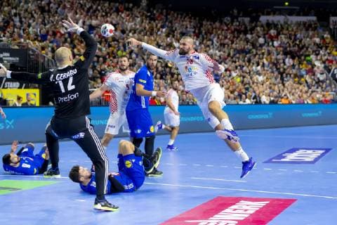 Zeljko Musa Nr 28 Croatia vs Vincent Gerard Nr 12 France Nedim Remili Nr 5 France and Luka Karabatic Nr 22 France vs Croatia Main Round Handball IHF Handball World Championship 23 01 19 Cologne Nordrhein Westfalen Germany Lanxess Arena Copyright: xAgentur54Gradx xFelixxKoenigx