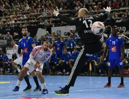 Handball World Championship 2019 Main round in Cologne France Croatia 23 01 2019 Zeljko Musa CRO throws on goal of goalkeeper Vincent Gerard FRA HM