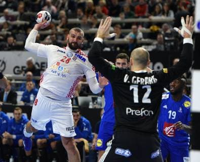Handball World Championship 2019 Main round in Cologne France Croatia 23 01 2019 Zeljko Musa CRO throws on goal of goalkeeper Vincent Gerard FRA HM