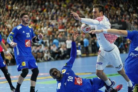 GER IHF WM 2019 France FRA vs Croatia CRO 23 01 2019 Lanxess Arena Cologne GER IHF WM 2019 France FRA vs Croatia CRO in picture picture shows Igor KaraÄiÄ CRO 18 with a goal throw against Dika Mem FRA 10 nordphotox xMeuter nph00351