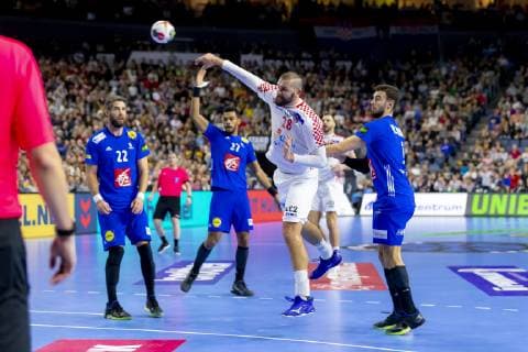Zeljko Musa Nr 28 Croatia vs Luka Karabatic Nr 22 France Adrien Dipanda Nr 27 France Nedim Remili Nr 5 France France vs Croatia Main Round Handball IHF Handball World Championship 23 01 19 Cologne Nordrhein Westfalen Germany Lanxess Arena Copyright: xAgentur54Gradx xFelixxKoenigx