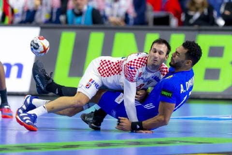 Igor Karacic Nr 18 Croatia vs Adrien Dipanda Nr 27 France vs Croatia Main Round Handball IHF Handball World Championship 23 01 19 Cologne Nordrhein Westfalen Germany Lanxess Arena Copyright: xAgentur54Gradx xFelixxKoenigx