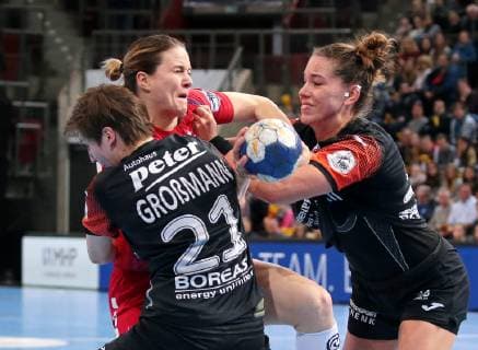 23 01 2019 Germany Bietigheim Handball Bundesliga Women 12 Matchday Season 2018 2019 SG BBM Bietigheim vs Thüringer HC v l Ina Großmann THC Anna Loerper BBM Emily Bölk THC