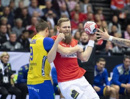 Nikolaj OEris Nielsen of Denmark and Jerry Tollbring of Sweden during the men s IHF Handball World Championship Main Round Group 2 match between Denmark and Sweden in Herning Denmark Wednesday Jan 23 2019 Herning Jylland Denmark,  Copyright: HenningxBagger HenningxBaggerx COP105 spdk20190123-203325-L