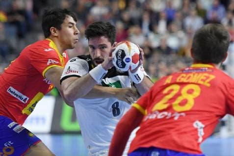 vl Daniel Dujshebaev Dovichebaeva 59 ESP Tim Suton 8 GER Aleix Gomez Abello 28 ESP Main Round Germany Spain in Cologne Germany on 23 01 2019 IHF Handball World Championship of Men in Germany and Denmark 2019