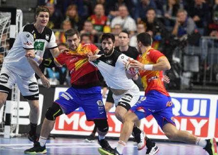 Handball World Championship 2019 Main round in Cologne Germany Spain 23 01 2019 Tim Suton 2 v re in the defence against Dujshebaev re and Aguinalde Li Finn Lemke HM