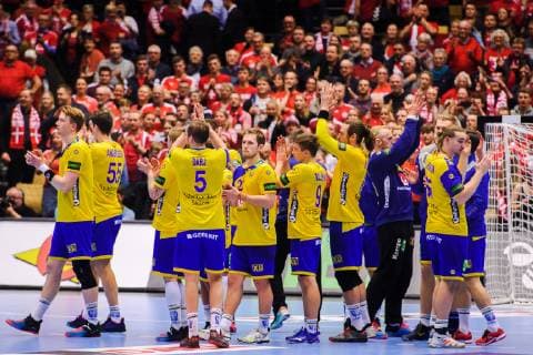 190123 Players of Sweden thanks the supporters after the IHF World Handball Championship match between Denmark and Sweden on January 23 2019 in Herning Photo Petter Arvidson BILDBYR u0081N kod PA 92213,  Copyright: PETTERxARVIDSON BB190123PA135