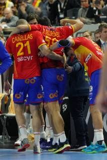 GER IHF WM 2019 Germany GER vs. Spain ESP 23 01 2019 Lanxess Arena Cologne GER IHF WM 2019 Germany GER vs. Spain ESP picture shows Daniel Dujshebaev ESP 59 injured gets lead by the peloton nordphotox xMeuter nph00351