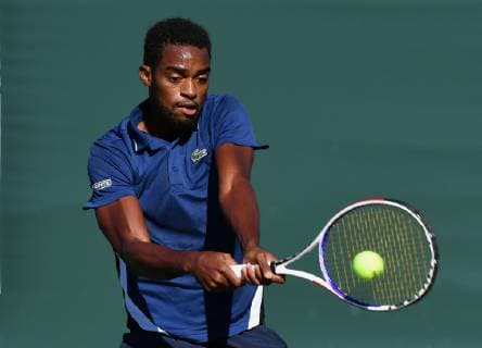 NEWPORT BEACH, CA - JANUARY 24: Darian King (BAR) hits a backhand shot in a match played during the Oracle Challenger Series, on January 24, 2019, at the Newport Beach Tennis Club in Newport Beach, CA. (Photo by John Cordes Icon Sportswire) TENNIS: JAN 24 Oracle Challenger Series Icon506190124016 EDITORIAL USE ONLY