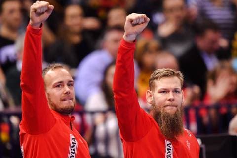 190125 Players of Denmark celebrates during the IHF World Handball Championship match between Denmark and France on January 25 2019 in Hamburg Photo Ludvig Thunman BILDBYR u0081N kod LT 35584,  Copyright: LUDVIGxTHUNMAN BB190125LT004