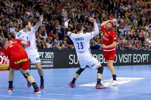 Mikkel Hansen Nr 24 Denmark and Henrik Toft Hansen Nr 23 Denmark against Romain Lagarde Nr 7 France and Ludovic Fabregas Nr 23 France Denmark vs France Semifinal Handball IHF Handball World Championship 25 01 19 Hamburg Hamburg Germany Barclaycard Arena Copyright: xAgentur54Gradx xFelixxKoenigx