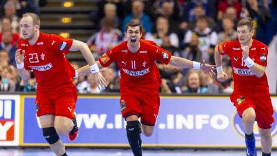 Henrik Toft Hansen No 23 Denmark Rasmus Lauge No 11 Denmark and Lasse Svan No 17 Denmark cheer Denmark vs France Semifinals Handball IHF Handball World Championship 25 01 19 Hamburg Hamburg Germany Barclaycard Arena Copyright: xAgentur54Gradx xFelixxKoenigx