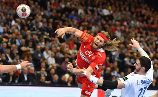 Mikkel Hansen Denmark right Ludovic Fabregas FRA Denmark France Denmark France Germany Serbia IHF Handball World Championship 2019 Hanball World Championship 2019 Men Men Men Handball men Handball Germany Germany Semifinal Game 1 half final Hamburg 25 1 2019
